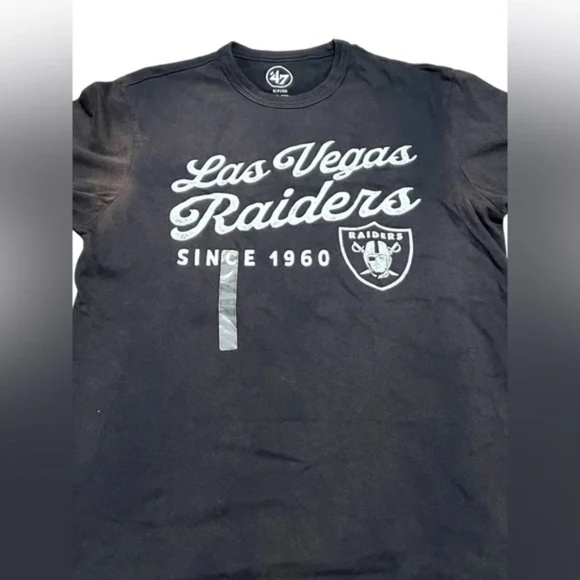 New 47 Men's Las Vegas Raiders Dusted Distressed Black T-Shirt NFL mens Medium - Picture 3 of 7
